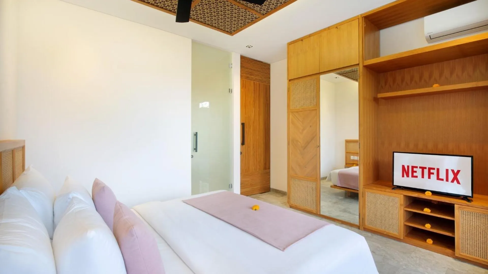 Eight Palms Villa Seminyak By Ini Vie Hospitality 0*, 세미냑
